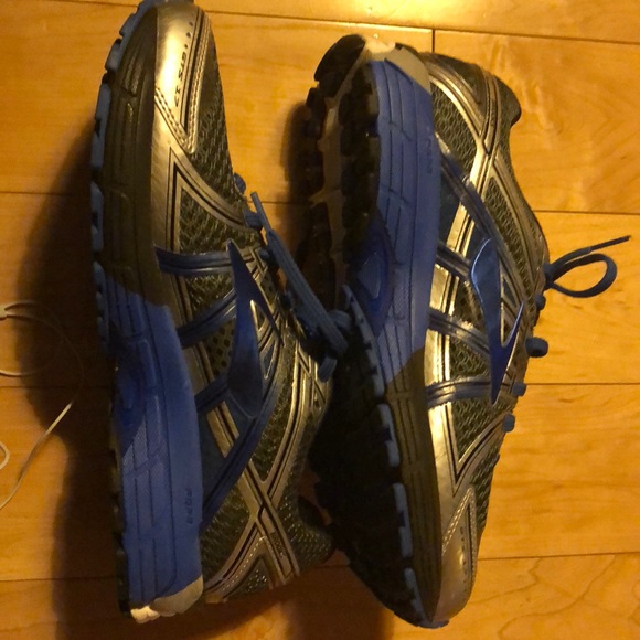 Brooks running shoes - Picture 2 of 3
